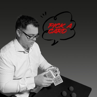 Patrick Bellerive performing magic